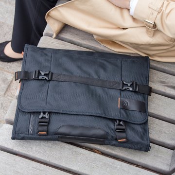 PLIQO Offers Men a Better, More Organized Way to Travel