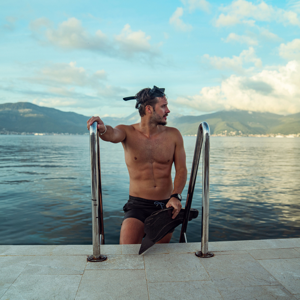 One Simple Exercise That Allows You to Torch Fat, Spare Your Joints & Build Muscle at the Same Time